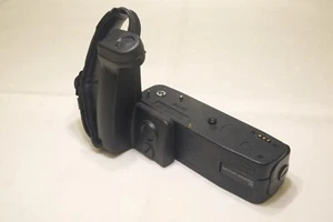 Zubehör Leica R5: Original Handgriff und Motor-Drive (Winder) sehr guter Zustand - Bild 1 von 5