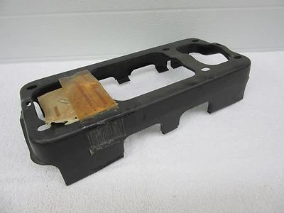 Suporte de montagem para lanterna traseira NOS 1978 1979 AMC Concord LH J3698647  - Imagem 1 de 4