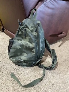 Eddie Bauer Green Camouflage Lightweight Nylon Sling Crossbody Backpack Bag - Picture 1 of 7
