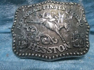 Hebilla de cinturón juvenil Rodeo Hesston 1986 de las National Finals - Imagen 1 de 2