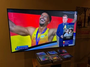 Samsung GQ55Q60T 55 Zoll 4K QLED Smart TV - Nachtschwarz mit FB OVP - Bild 1 von 5
