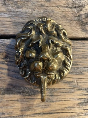 ВИНТАЖНЫЙ латунный дверной молоток с головой льва крышка замка старый оригинальный викторианский стиль - Изображение 1 из 4