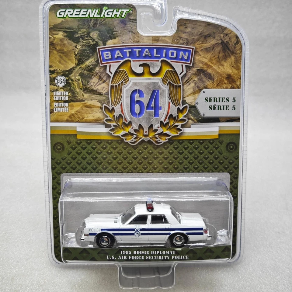 绿灯 1: 64 营 64 系列 5 1985 道奇外交官 - 美国空军  — 第 1/4 张图片
