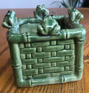 Avocado Green Sitting Frogs Planter 4" Diameter 3" H - Picture 1 of 4