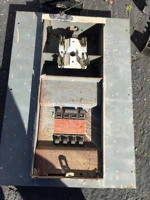 FEDERAL PACIFIC CAT. 800 DEAD FRONT COVER 100A 120/240V 1PH LONG 12 1/8 WIDE 8 - Image 1 of 4