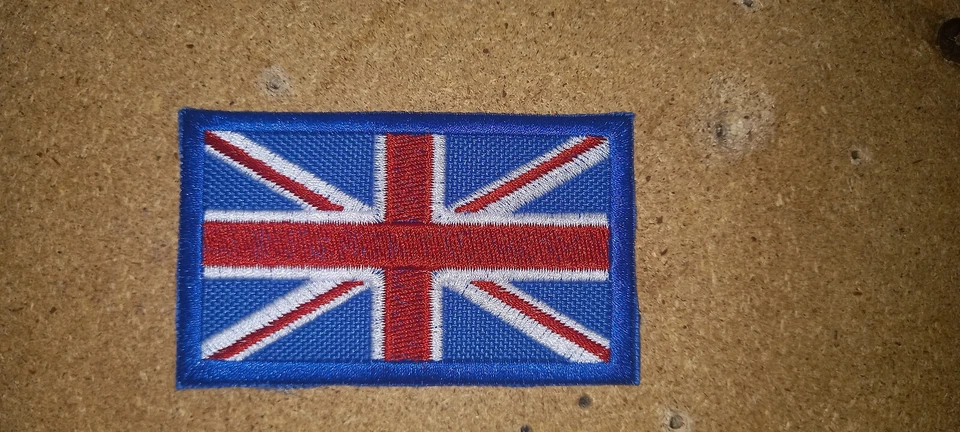 BANDIERE DEL MONDO INGHILTERRA PATCH FINEMENTE RICAMATA CM 8.5 X 5  - Immagine 1 di 1