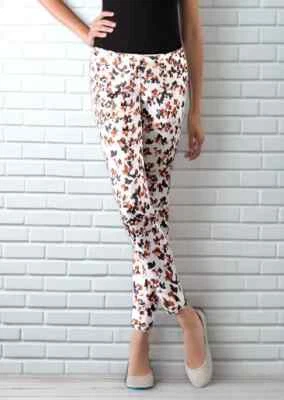 Pantalones cortos estampados Armani Collezioni TMP92TTM590 Foto 1 de 4