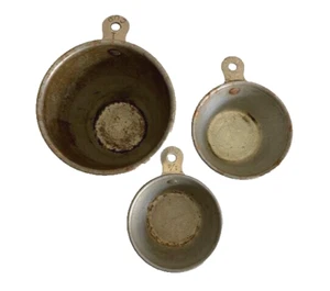 Vintage Mary Ann's Accurate Measure Sturdy Metal Measuring Cups set of 3 - Picture 1 of 3