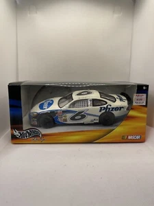 2001 Hot Wheels Racing NASCAR Mark Martin Pfizer Ford Taurus White #6 Rare - Picture 1 of 6