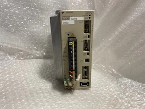 YASKAWA SERVOPACK SGDS-04A71A - Imagen 1 de 8