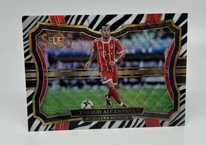 Panini Select THIAGO ALCANTARA 2017-18 Bayern Field Level Prizm/25 Zebra - Imagen 1 de 2