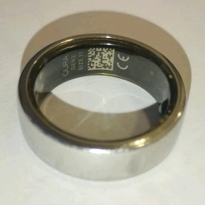 Oura Ring Generation 3 Aktivitätstracker - Silber - Bild 1 von 4