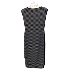 Max Studio Damen Kleid Gr. XS schwarz weiß strukturiert figurbetont wackelnd - Bild 1 von 7