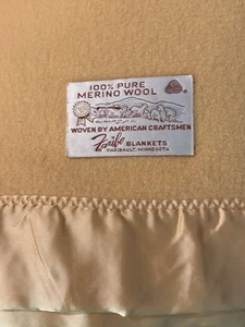 Nuova coperta Faribo pura lana merino 100% bordo raso oro 90x66 nuova senza etichette Faribault - Foto 1 di 7