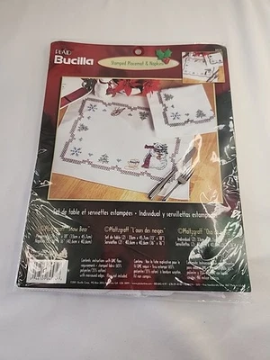 Kit de mantel y servilletas estampadas a cuadros Bucilla Pfaltzgraff OSO DE NIEVE #84574 2001 Foto 1 de 4