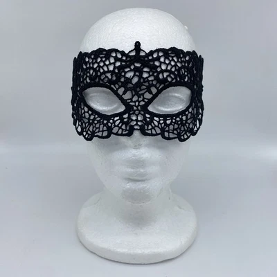 Women's Black VENETIAN MASQUERADE EYE MASK HALLOWEEN PARTY LACE FANCY DRESS - Image 1 of 4