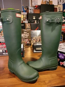 Women's Size 9 Hunter Waterproof Rain Boots Tall Forest Green Boots w/ Buckle - Picture 1 of 15