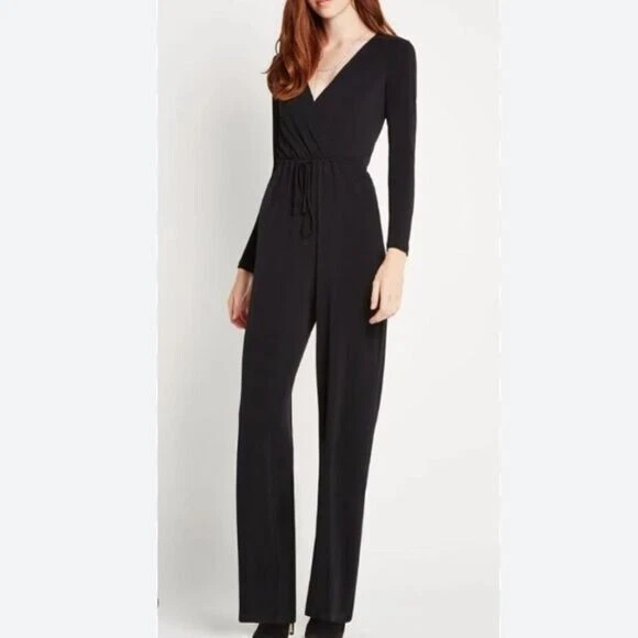 BCBGeneration black surplice jumpsuit. Size xs - Image 1 of 4