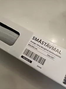 IKEA SMASTAVMAL SMÅSTÄVMAL Tenda da pannello Nero/Bianco 24x120" 705.665.75 - Foto 1 di 2