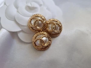 LOT OF 3 GOLD CHANEL METAL BUTTONS WITH PEARL 20MM - Picture 1 of 6