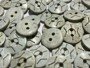 Laser Italian Shirting Button Grey Vintage Distressed Poly Stone 15mm 2hole - Picture 1 of 3