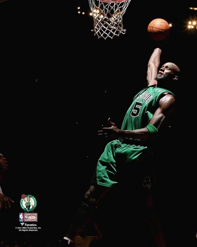 Kevin Garnett Celtics Unsigned Green & Black Alt Jersey One Handed Dunk Photo Cover