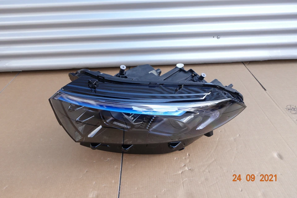 Mercedes-Benz EQA 2021 Links Scheinwerfer A2439060100 BOS119656