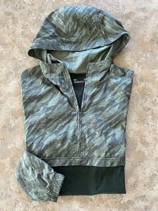 UNDER ARMOUR Activewear Fitted Womens S Green Camo Hooded Long Sleeve Rain Shirt - Picture 1 of 6