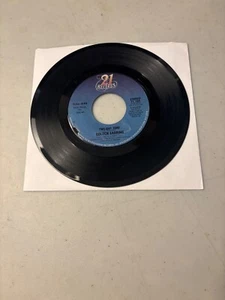 GOLDEN EARRING TWILIGHT ZONE / KING DARK 7" SINGLE 45 RECORD 1982 POP ROCK VG+ - Picture 1 of 2