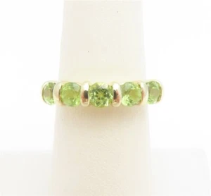 14K Yellow Gold ~4MM Peridot 5-Stone Band Ring Size 6 - Picture 1 of 4