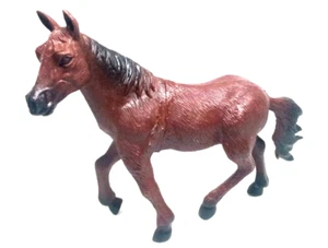 Spielzeug braun mit schwarzen Haaren Pferdefiguren  - Bild 1 von 4