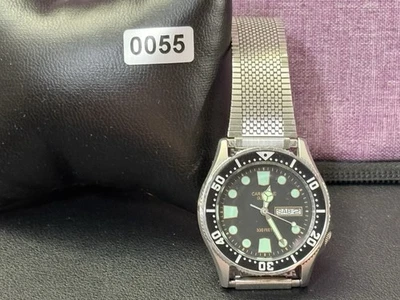 Reloj de buceo vintage años 80’s P8 Caravelle Bulova 330 ft para hombre con fecha acero inoxidable #055 Foto 1 de 4