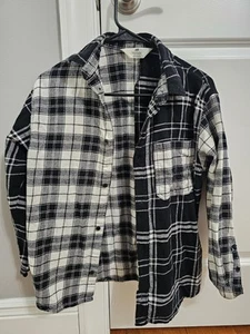 H&M Boys Black And White Button Down - Picture 1 of 3