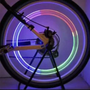 LED Diamante Gemma Luce 2X Multicolore Pneumatici Ruote Valvola Stelo Tappi Auto Camion Bici - Foto 1 di 3