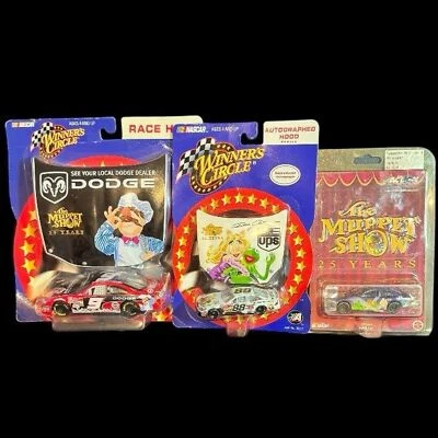 Juego de 3 autos coleccionables The Muppets NASCAR - Chef Miss Piggy Kermit Muppet Show Foto 1 de 4