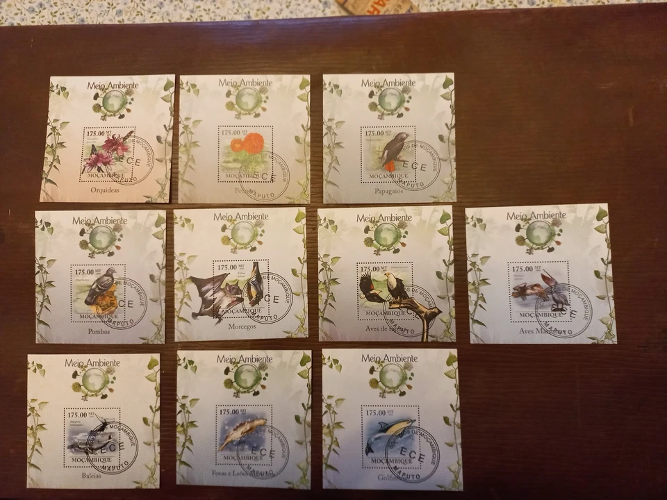 BLOCS timbres mammifères marins/oiseaux/fleurs. Lot 10 Feuillets .oblit spécial - Photo 1/1