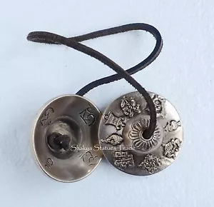 Platillos Tingsha budista tibetano tallados a mano de 2,5" de fina calidad de Patan, Nepal - Imagen 1 de 4