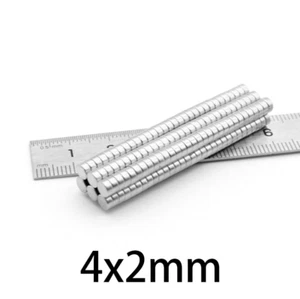 20 Stck. N52 4x2 mm Rund Zylinder Super Stark Seltene Erden Zum Selbermachen Neodym Magnete IRL - Bild 1 von 1