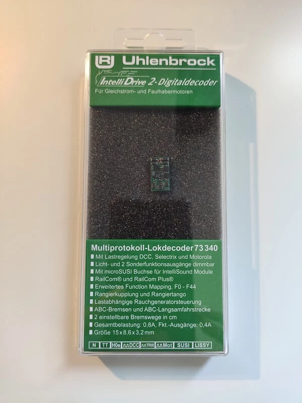 Uhlenbrock 73340 Mini Decoder MOT DCC PluX12 + kleine SUSI Buchse (73145) - Bild 1 von 1