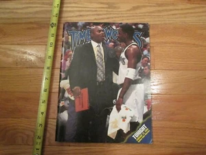 Minnesota Timberwolves Basketball program vs Golden State Warriors Feb 22 2000 - Bild 1 von 1