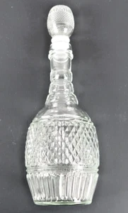 Vintage Diamond Cut Glass Decanter MD 1975 Mogen David Bar Wine Whiskey Bottle - Picture 1 of 6