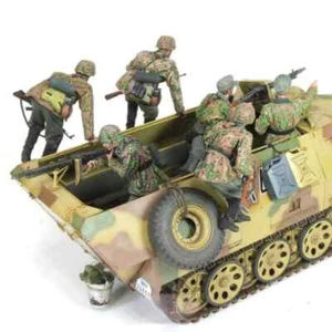 1/16 Resin Figure Model Kit WWII Sd.kfz.251 Crew 6 Figures Unassembled Unpainted - Picture 1 of 3