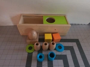Lovevery Sliding Top Box & Thinker Kit 11-12 Months Montessori Toy Random Blocks - Picture 1 of 4