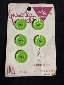 Set of 5 Vintage 5/8" Lime Green Plastic Flower Buttons on Original Card - Picture 1 of 1