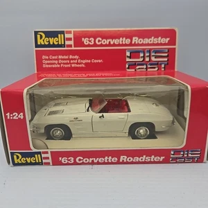 Revell Die Cast Metal Body '63 White Corvette Roadster Maßstab 1:24 Vintage 1989 - Bild 1 von 4