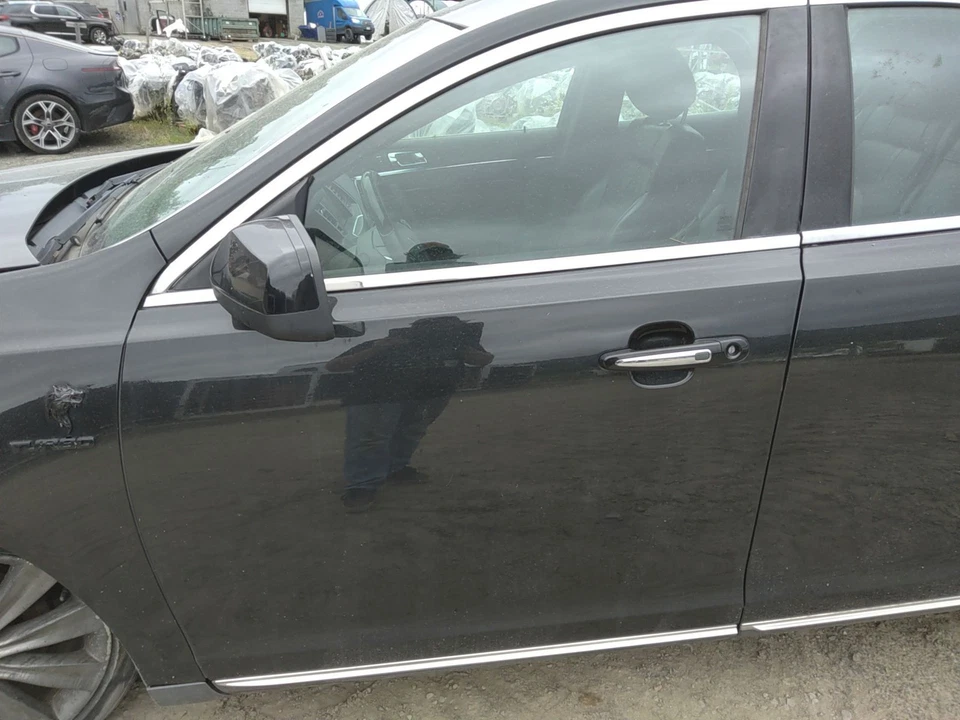 14 LINCOLN MKS Front Door Drivers Side - Image 1 of 3