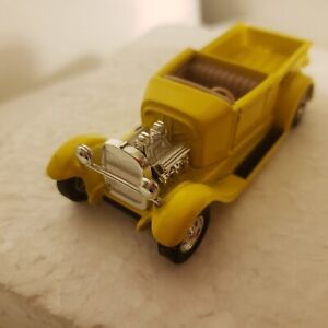 ERTL  1929 Ford Roadster Pickup With a Big 8 cylinders with Gas Blower Power