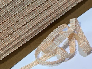 FULL CARD 30 metres of VINTAGE mottled peach 10mm wide Upholstery Braid trim - Picture 1 of 4