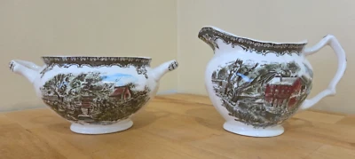 Plato de crema o azúcar The Friendly Village de Johnson Brothers, tu elección Foto 1 de 2