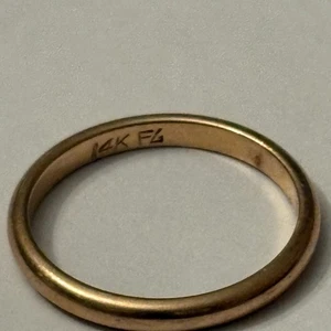 14K Yellow Gold Plain 2.25mm Wedding Band Ring, Size 6.5 - Picture 1 of 5